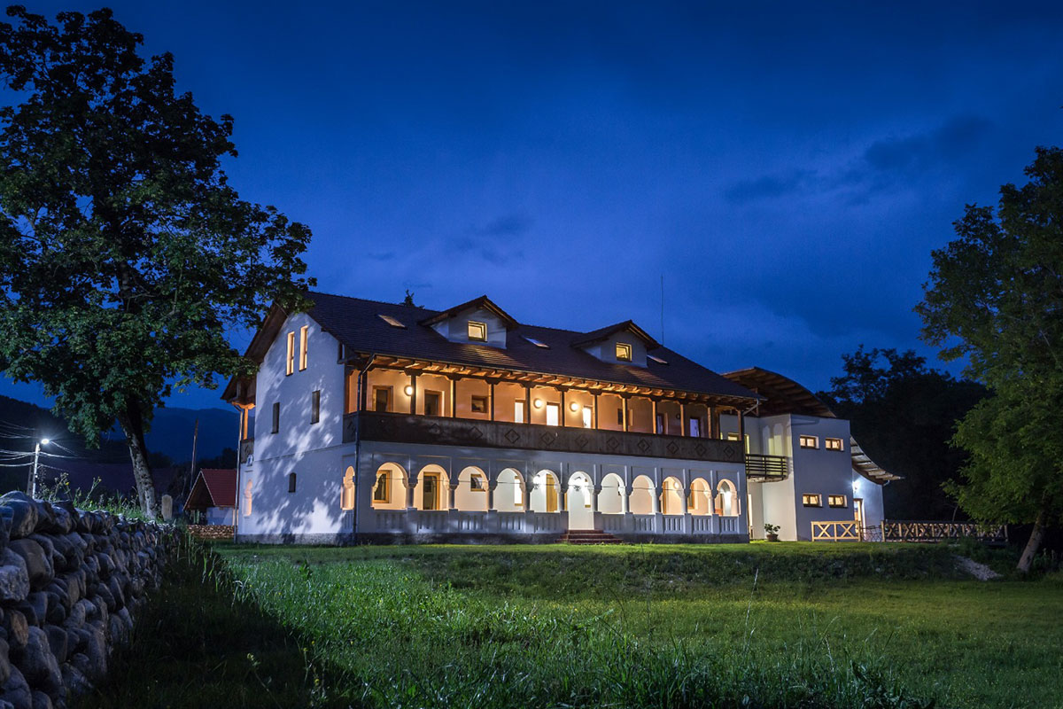 Hanul Vatra Hotel