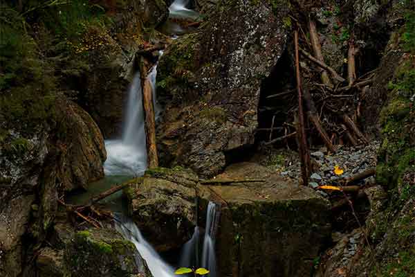 Iadolina Waterfall