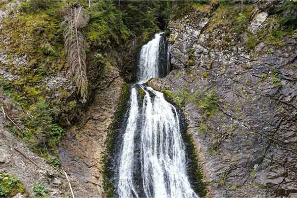 Valul Miresei Waterfall